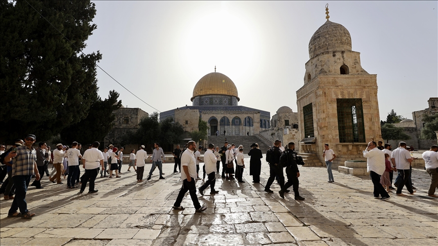 بين الدفاع عن الأقصى ومواجهة قوى التطبيع